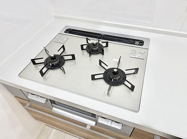 【3口ガスコンロ】■複数の鍋が同時に使えますね