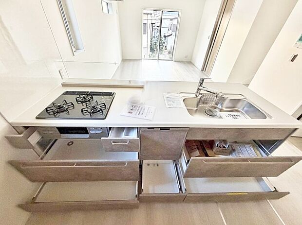 【キッチン】■美味しい時間が生まれる、笑顔あふれるキッチン