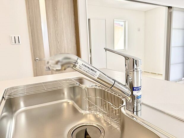 【浄水器】■清潔でおいしい水を手軽に供給してくれます