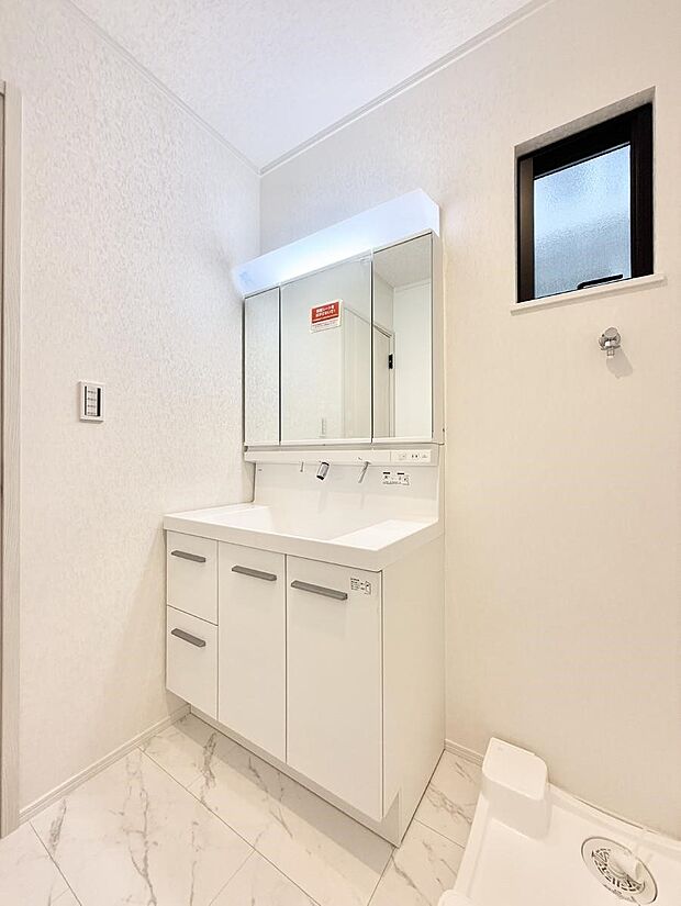 【洗面台・洗面所】■清潔感があり、気持ちよく使えます