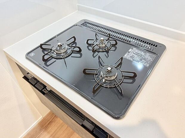 【3口ガスコンロ】■一度に多くの料理ができ便利で効率的