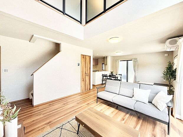 【リビング】■心落ち着く場所、ゆったり過ごせるリビング