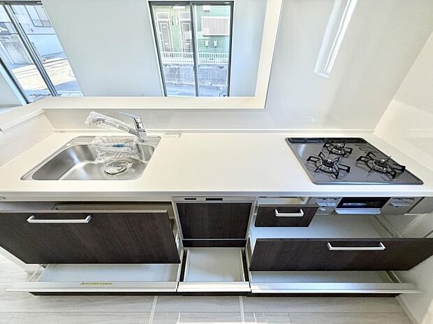 【ダイニングキッチン】■キレイに片付く、使いやすいキッチン