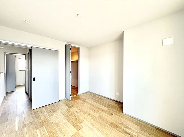 【寝室】■快適な環境で、日常の疲れを癒せる空間