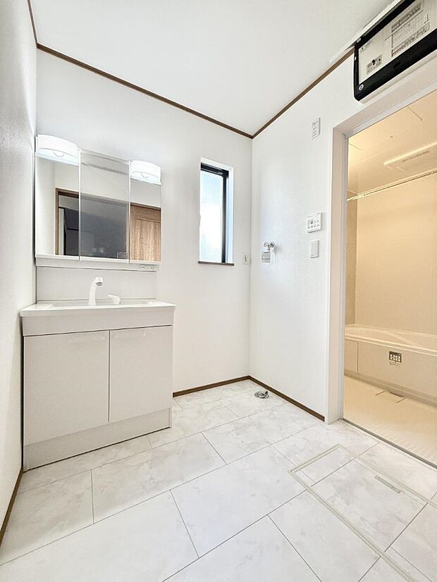 【洗面台・洗面所】■清潔感があり、気持ちよく使えます