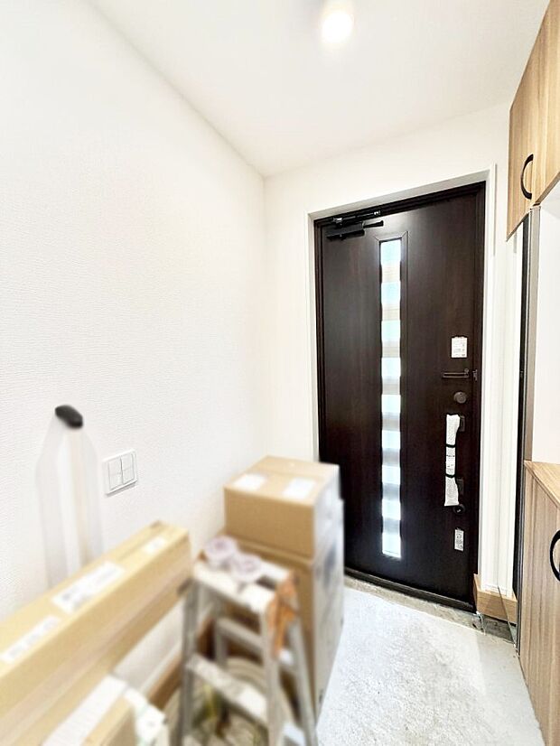 【玄関】1号棟  ■ ここから始まる一日、すっきり整った玄関
