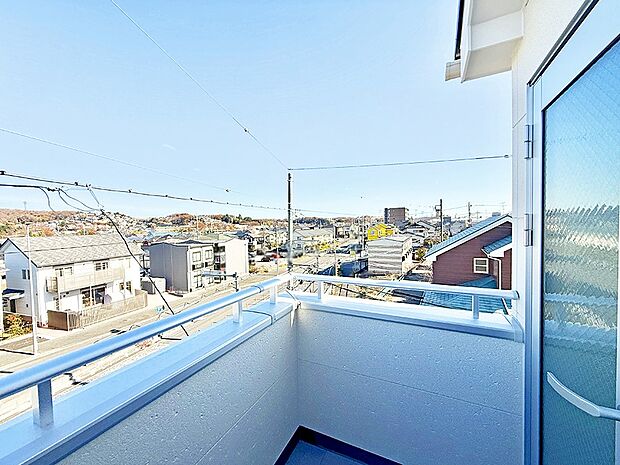 【バルコニー】■ 空を眺めながら、ほっと一息つける特別な空間