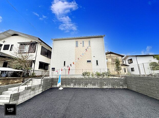 【現地外観写真】■家族みんなが笑顔で過ごせる、安心感のある住まい