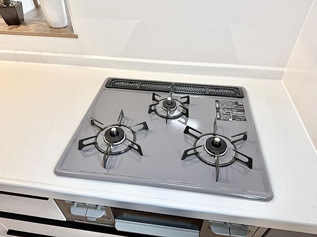 【3口ガスコンロ】■一度に多くの料理ができ便利で効率的