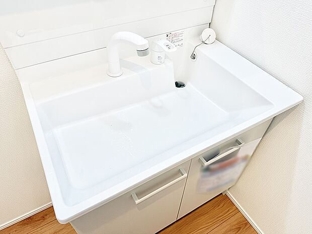 【ハンドシャワー付洗面台】■手洗いや顔を洗う時も快適に使える便利なシャワー