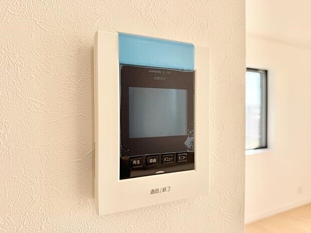 【TVモニター付インターフォン】■訪問者を確認できて安心感が増します