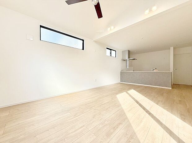 【リビングダイニング】■シンプルだけど贅沢、大切な人と過ごす心がほどける空間