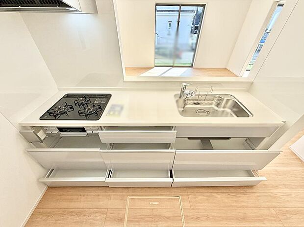 【キッチン】■家族の絆を深める、温もりのあるキッチン