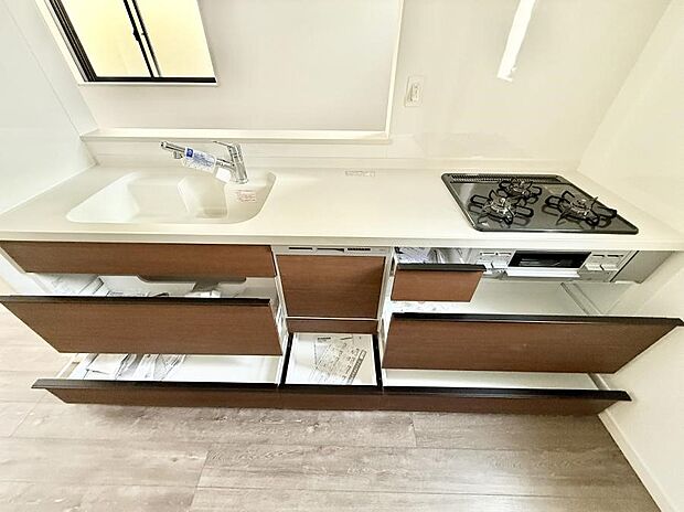 【キッチン】■アイデア広がる、クリエイティブな料理空間