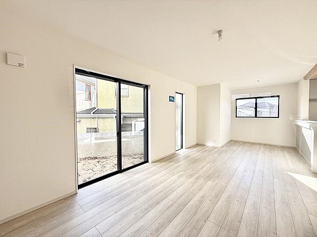 【リビングダイニング】■シンプルだけど贅沢、大切な人と過ごす心がほどける空間