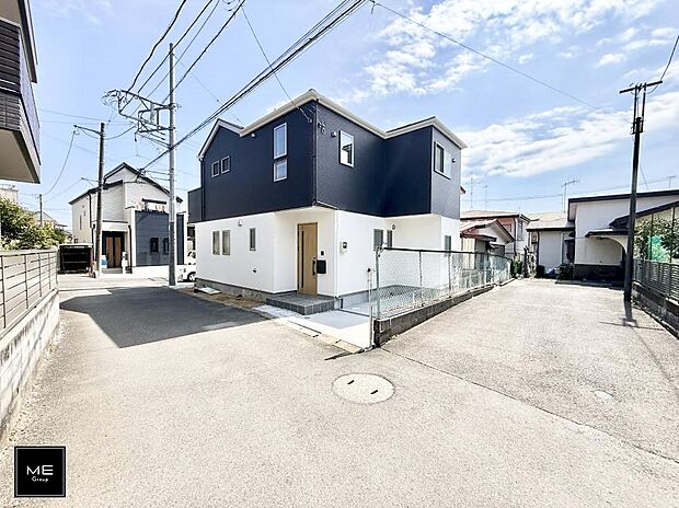 【バルコニー】■ 季節の移ろいを感じられる開放的な空間です