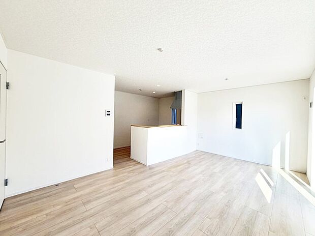 【リビングダイニング】■日常をちょっと特別にする、憩いの空間