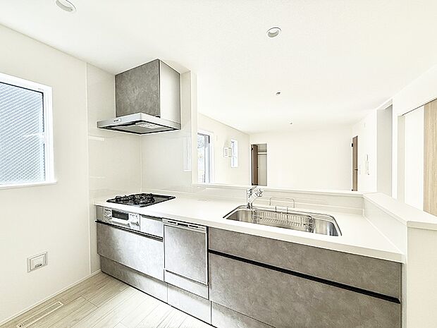 【ダイニングキッチン】■キレイに片付く、使いやすいキッチン