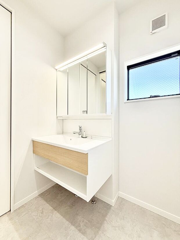 【洗面台・洗面所】■清潔感があり、気持ちよく使えます