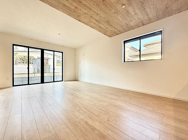 【リビングダイニング】■日常をちょっと特別にする、憩いの空間