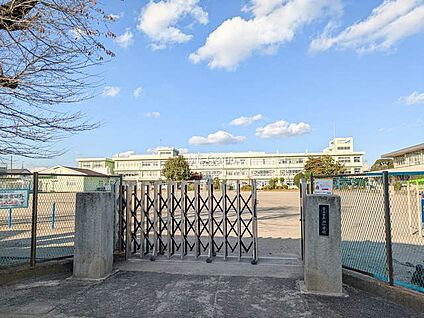 厚木市立北小学校 300m(4分)