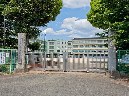 厚木市立南毛利小学校 700m(9分)