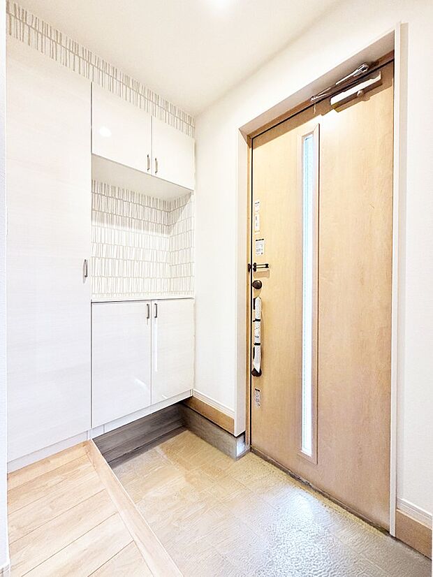 【玄関】■ ここから始まる一日、すっきり整った玄関