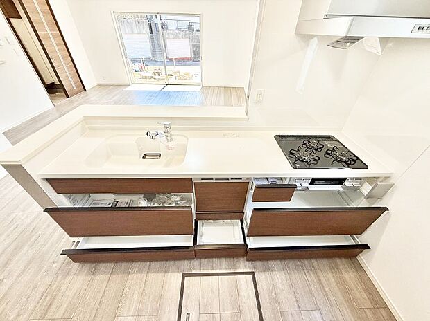 【キッチン】■家族の絆を深める、温もりのあるキッチン