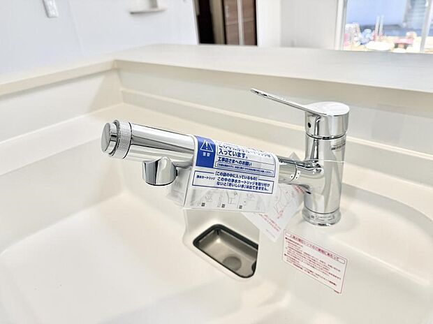 【浄水器】■清潔でおいしい水を手軽に供給してくれます