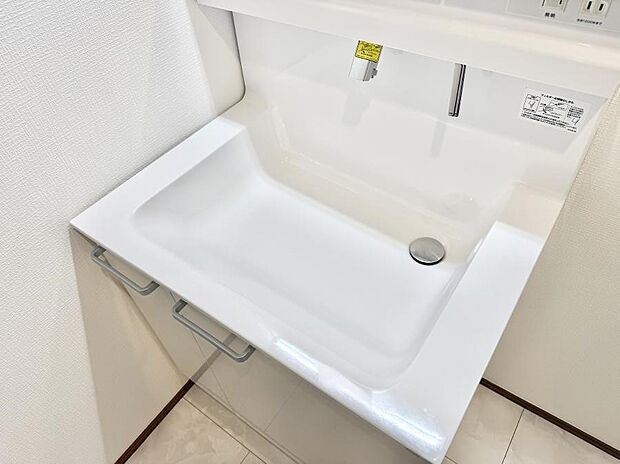 【ハンドシャワー付洗面台】■手洗いや顔を洗う時も快適に使える便利なシャワー