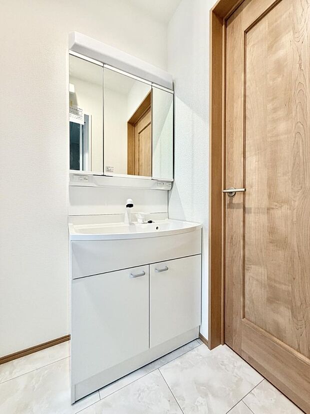 【洗面台・洗面所】■朝の準備がスムーズにできる広さです