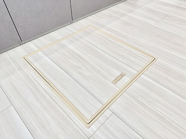 【床下収納】■隠れた収納スペースで家全体がスッキリ