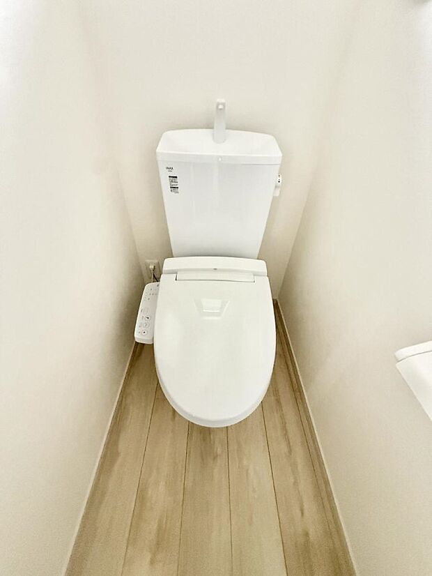 【トイレ】■毎日使う場所だからこそ、清潔感溢れる空間