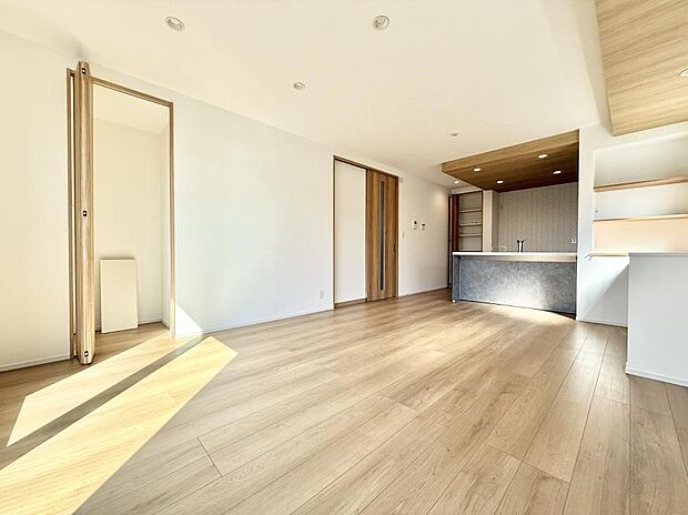 【ダイニング】■ふとした瞬間に幸せを感じる、心地よい場所