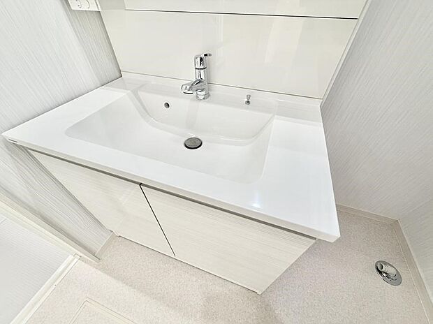 【ハンドシャワー付洗面台】■手洗いや顔を洗う時も快適に使える便利なシャワー