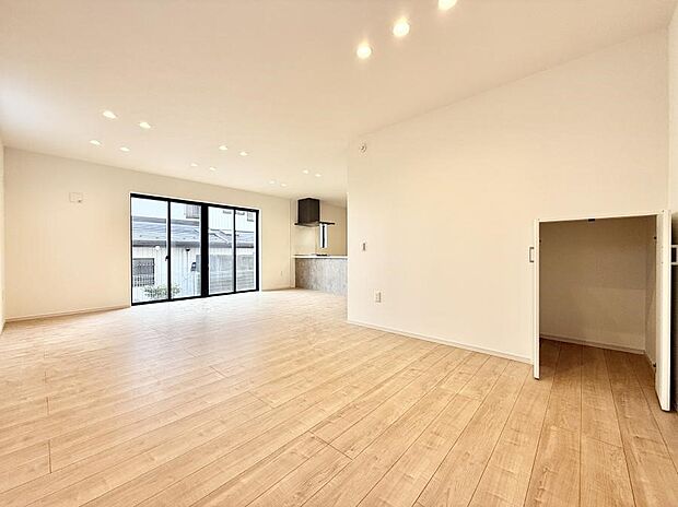 【ダイニング】■何気ない毎日を特別にする、癒しの空間