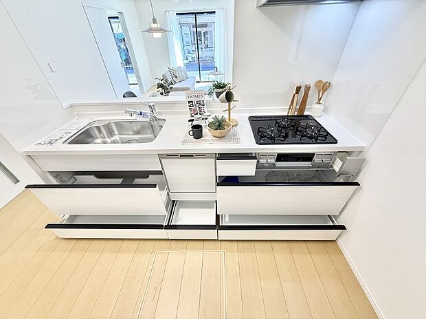 【キッチン】■美味しい時間が生まれる、笑顔あふれるキッチン