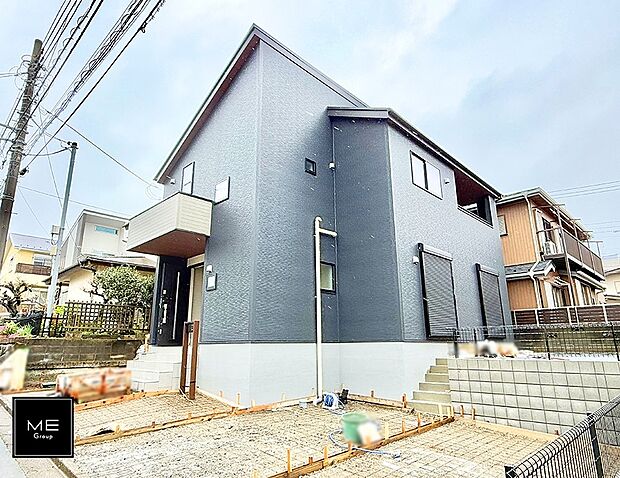 【現地外観写真】■暮らしを彩る充実した設備仕様が備わった住まい