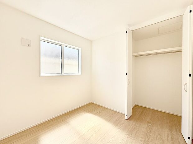 【リビング以外の居室】■落ち着いた雰囲気のお部屋で心が安らぐ空間