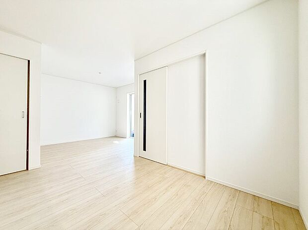 【リビング】■家族の時間を彩る、快適で癒される空間