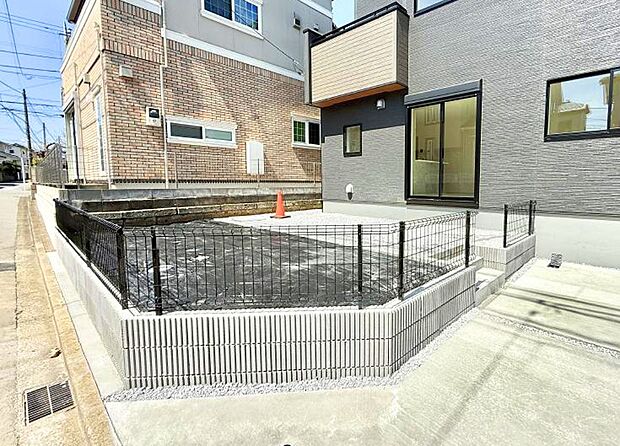 【庭】■季節の移ろいを感じられる、落ち着いた雰囲気の屋外空間