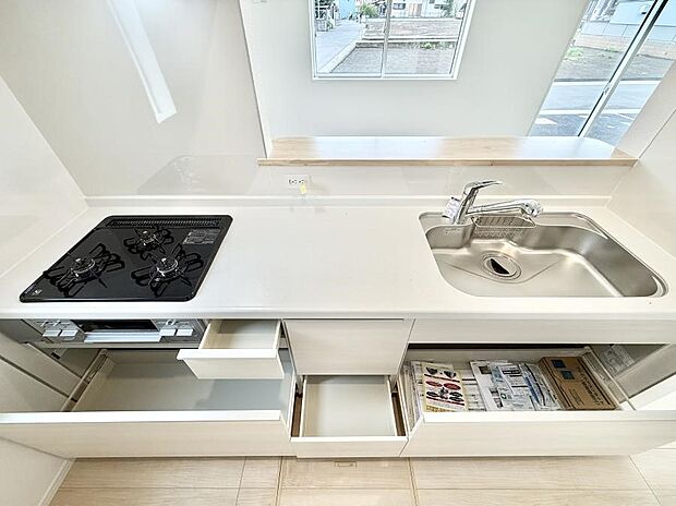 【キッチン】■家族の絆を深める、温もりのあるキッチン