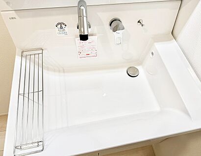 ハンドシャワー付洗面台