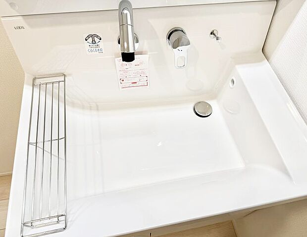 【ハンドシャワー付洗面台】■手洗いや顔を洗う時も快適に使える便利なシャワー