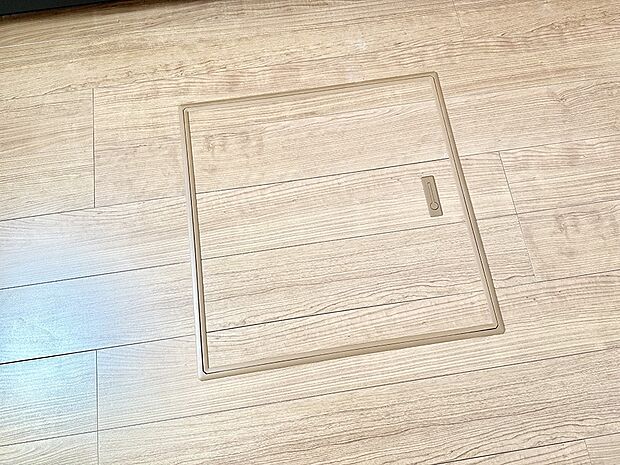 【床下収納】■隠れた収納スペースで家全体がスッキリ