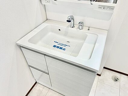 ハンドシャワー付洗面台