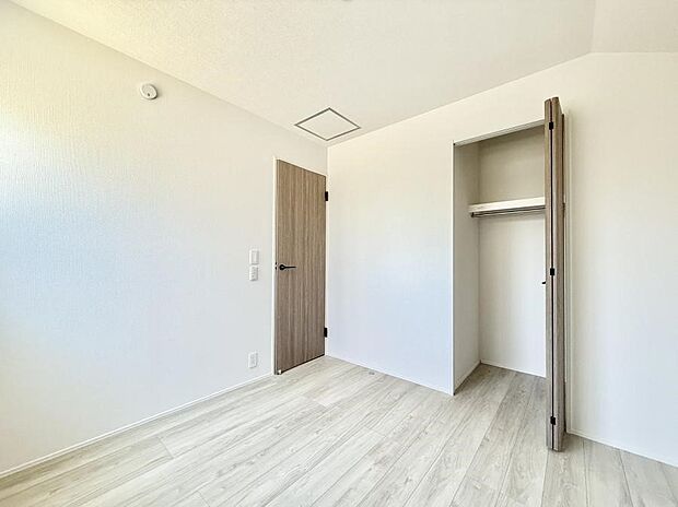 【寝室】■快適な環境で、日常の疲れを癒せる空間
