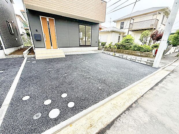 【駐車場】1号棟 ■自宅にカースペースがあると助かります