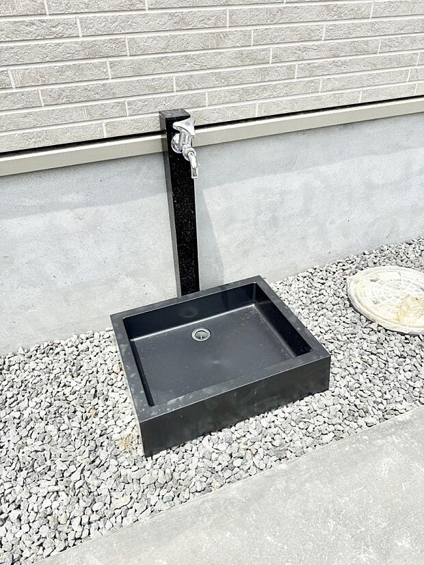 【その他現地】1号棟 ■外水栓付きで庭作業や洗車に便利です