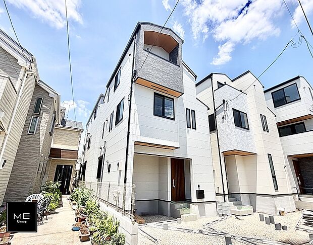 【現地外観写真】4号棟  ■家族みんなが笑顔で過ごせる、安心感のある住まい